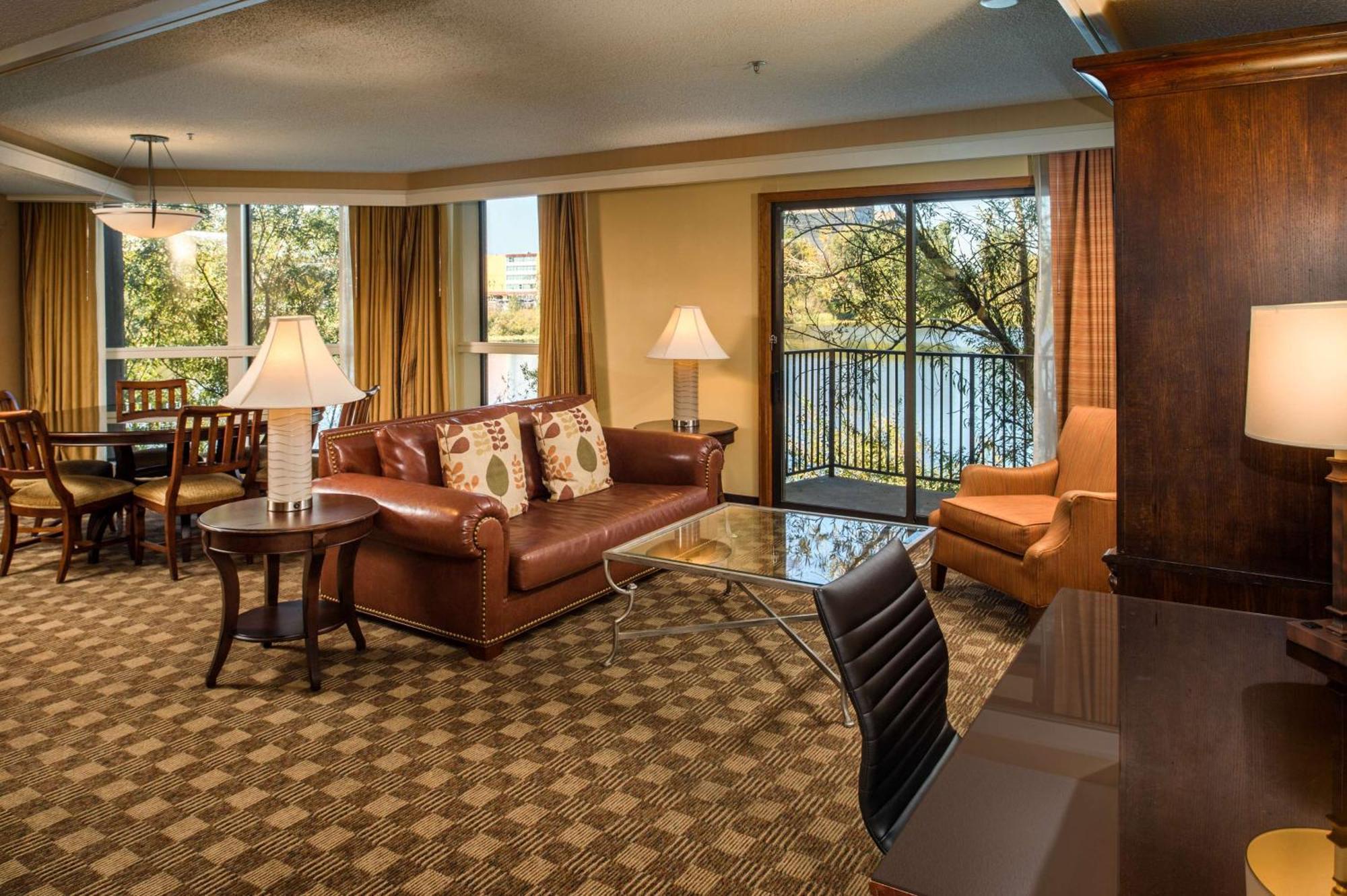 King Suite Lake View Balcony