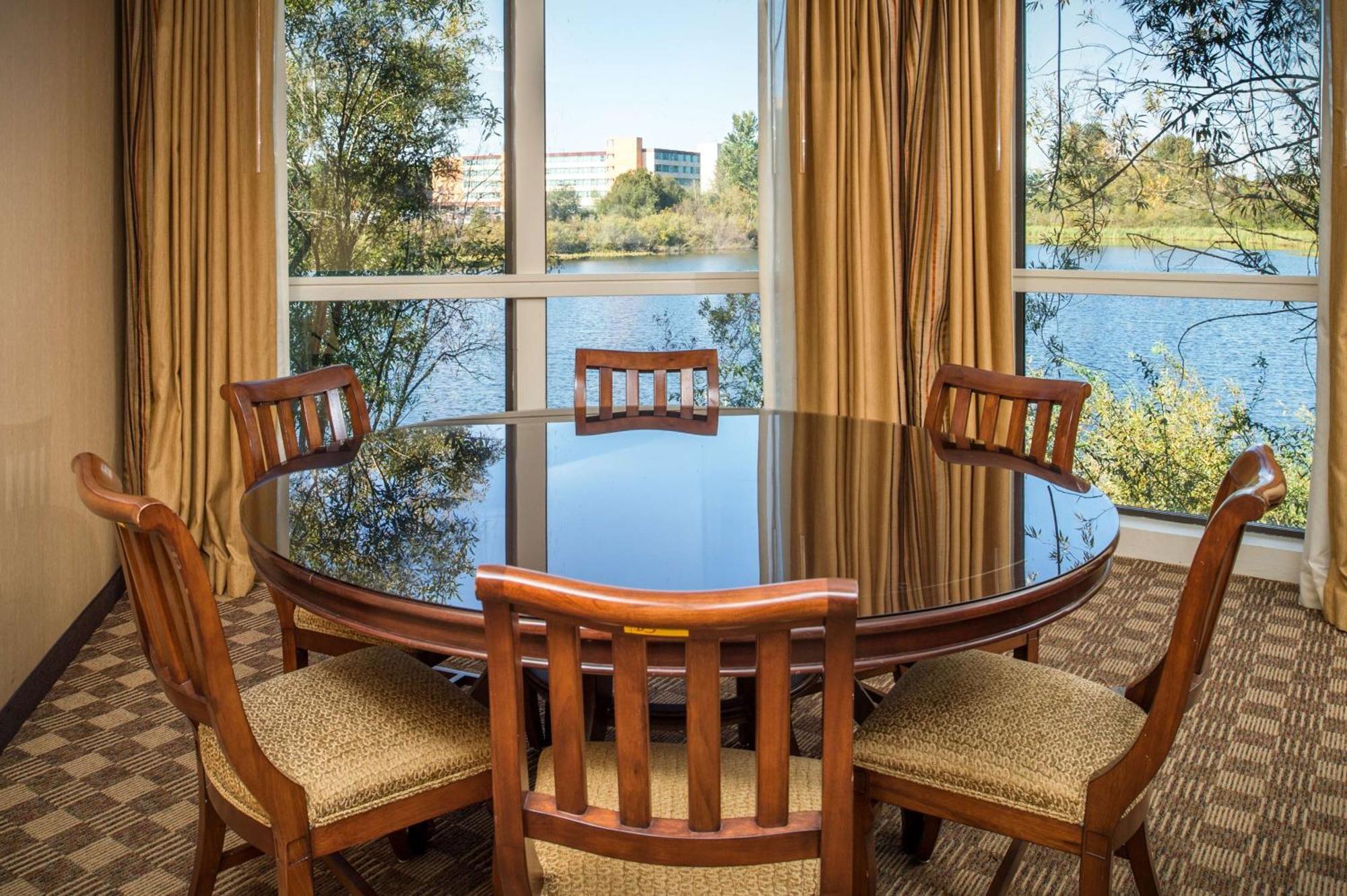 King Suite Lake View Balcony